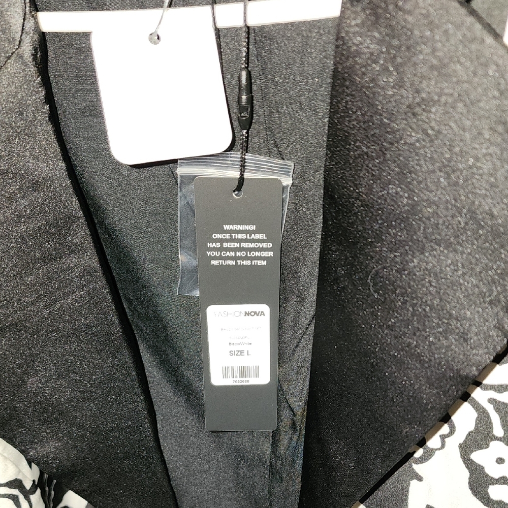 NWT/ Floral Black and White Women's Suit - Picture 6 of 7